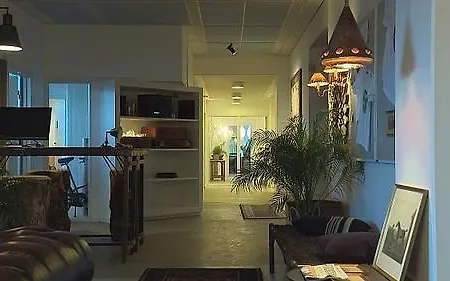 Sleepin Gellerup بيت شباب